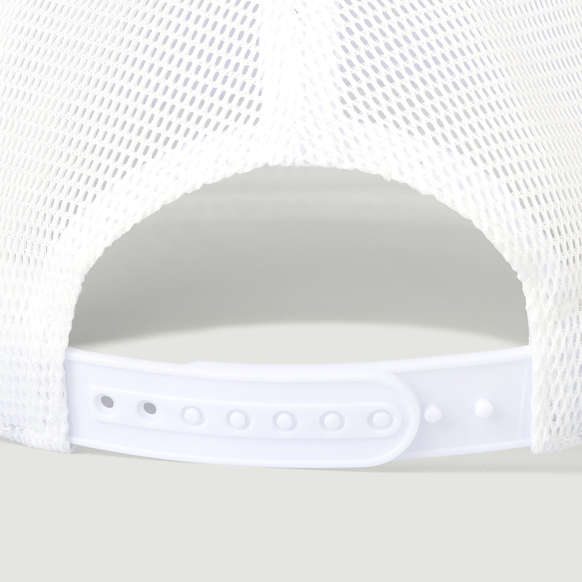 TRANSCEND 3.0 | WHITE TRUCKER HAT