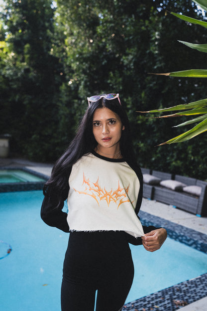 ASH CREST RAW HEM_CROPTOP [black, white + gray]