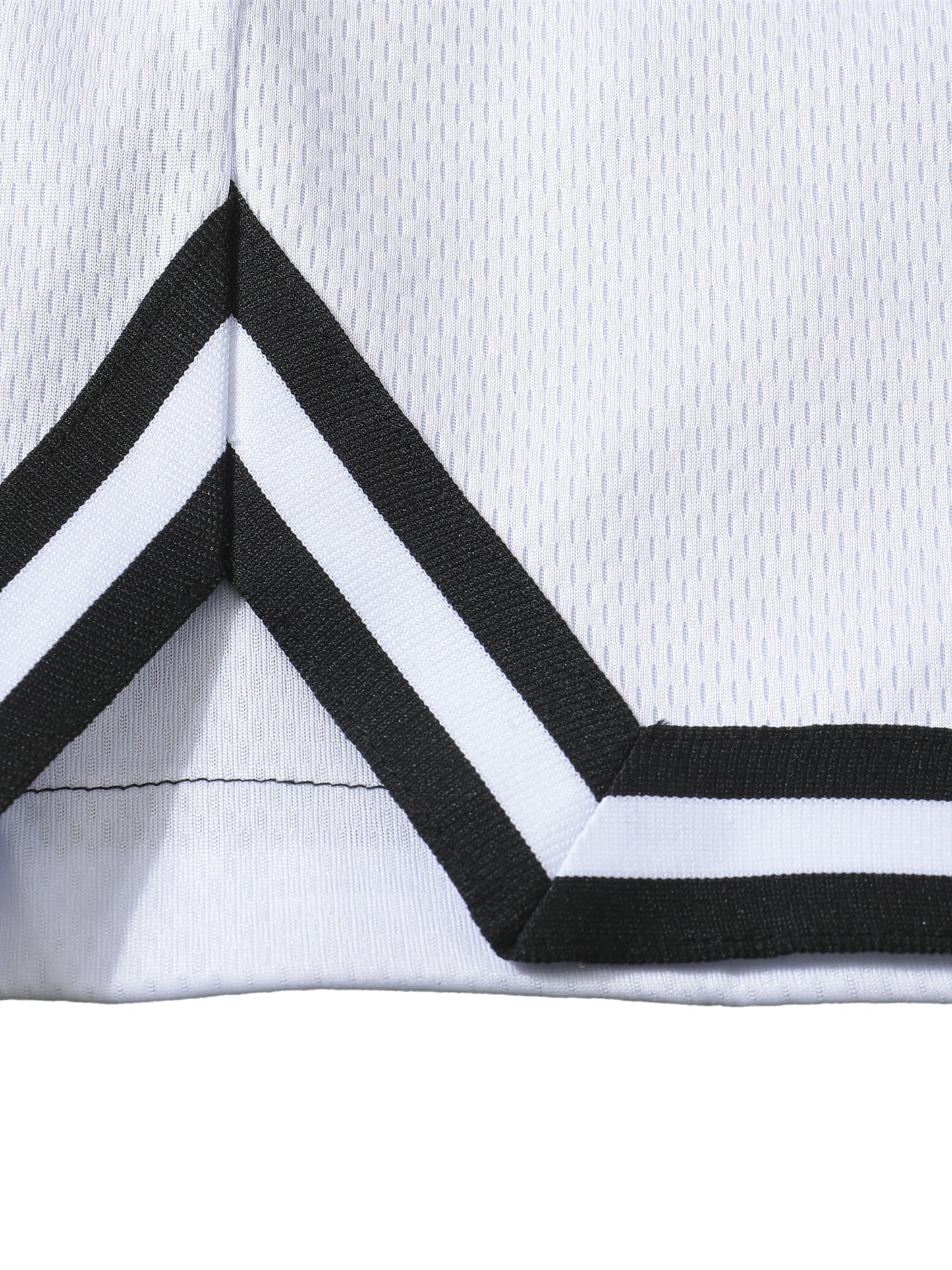 EYES ON ME BBALL_SHORTS [black]