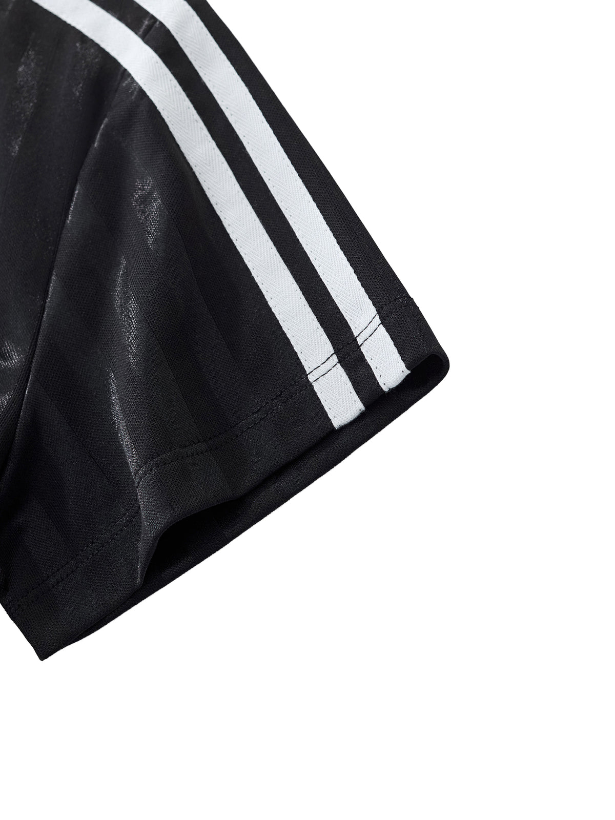 Cyber 3.0 | Contrast Collar Striped Cropped Jersey
